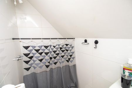 Casa de condomínio à venda com 320m², 6 quartos e 1 vaga Casa de condomínio à venda com 320m², 6 quartos e 1 vagaBanheiro quarto 5