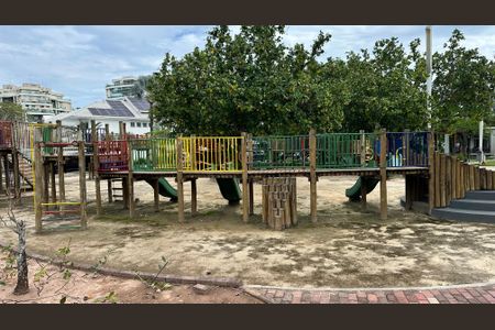 Casa de condomínio à venda com 320m², 6 quartos e 1 vaga Casa de condomínio à venda com 320m², 6 quartos e 1 vagaÁrea comum