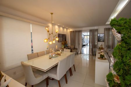 Casa de condomínio à venda com 320m², 6 quartos e 1 vaga Casa de condomínio à venda com 320m², 6 quartos e 1 vagaSala