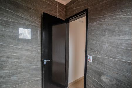 Casa à venda com 66m², 2 quartos e 1 vaga Casa à venda com 66m², 2 quartos e 1 vagaBanheiro da Suíte 1