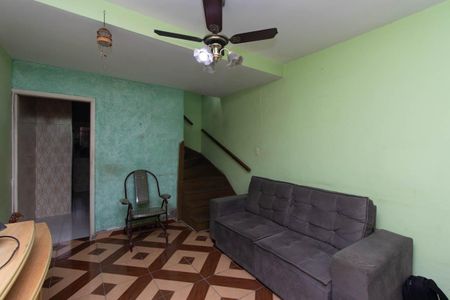 Casa à venda com 100m², 2 quartos e 1 vaga Casa à venda com 100m², 2 quartos e 1 vagaSala