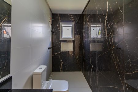 Casa à venda com 203m², 3 quartos e 4 vagasBanheiro da Suíte 2