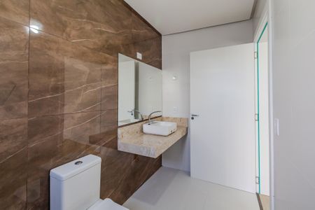 Casa à venda com 203m², 3 quartos e 4 vagasBanheiro Suíte 1