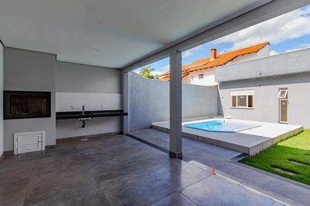 Casa à venda com 203m², 3 quartos e 4 vagasChurrasqueira