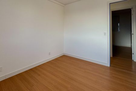 Apartamento à venda com 212m², 4 quartos e 4 vagas Apartamento à venda com 212m², 4 quartos e 4 vagasSuíte