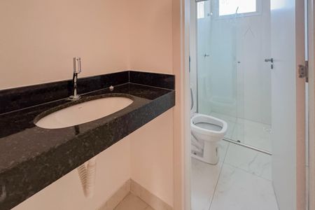 Apartamento à venda com 212m², 4 quartos e 4 vagas Apartamento à venda com 212m², 4 quartos e 4 vagasBanheiro