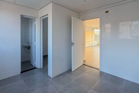 Apartamento à venda com 212m², 4 quartos e 4 vagas Apartamento à venda com 212m², 4 quartos e 4 vagasCozinha