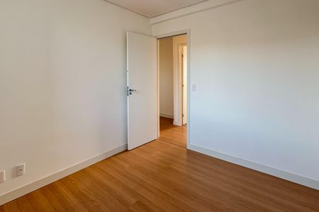 Apartamento à venda com 212m², 4 quartos e 4 vagas Apartamento à venda com 212m², 4 quartos e 4 vagasQuarto 1