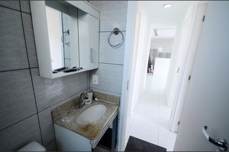 Apartamento à venda com 57m², 3 quartos e 1 vaga Apartamento à venda com 57m², 3 quartos e 1 vagaBanheiro
