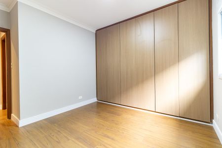 Casa à venda com 236m², 4 quartos e 3 vagasQuarto 2