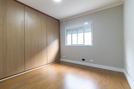 Casa à venda com 236m², 4 quartos e 3 vagasQuarto 2