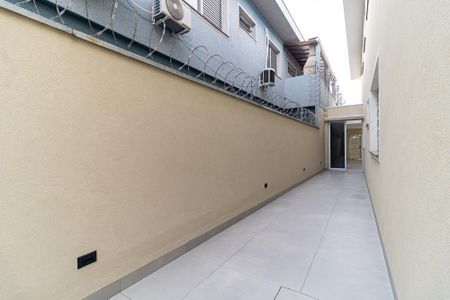 Casa à venda com 236m², 4 quartos e 3 vagasCorredor Lateral