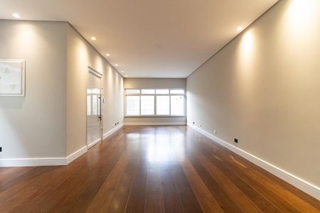 Casa à venda com 236m², 4 quartos e 3 vagasSala