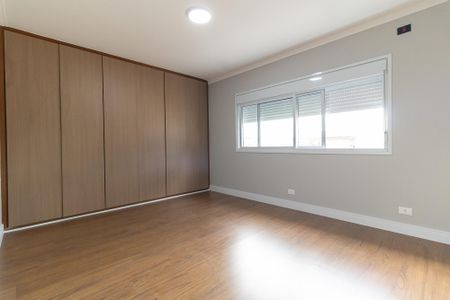 Casa à venda com 236m², 4 quartos e 3 vagasSuíte