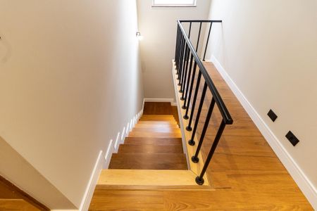 Casa à venda com 236m², 4 quartos e 3 vagasEscada