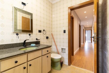 Casa à venda com 236m², 4 quartos e 3 vagasBanheiro Social