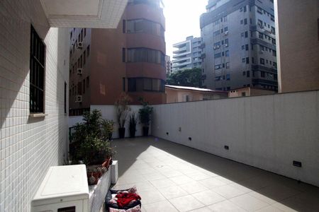 Apartamento à venda com 269m², 3 quartos e 4 vagasQuarto 3 Vista