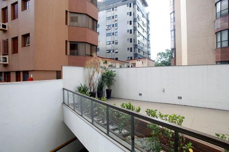 Apartamento à venda com 269m², 3 quartos e 4 vagasQuarto 2 Vista