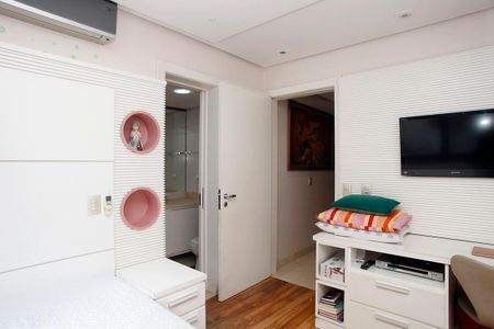 Apartamento à venda com 269m², 3 quartos e 4 vagasQuarto 2