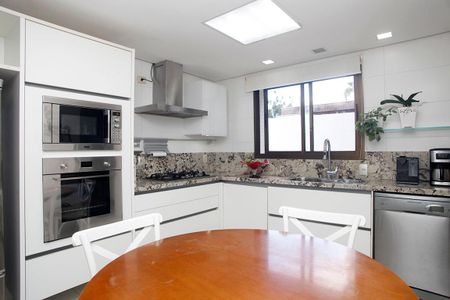 Apartamento à venda com 269m², 3 quartos e 4 vagasCozinha