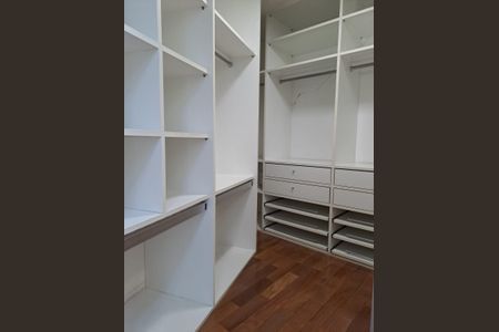 Casa de condomínio à venda com 295m², 3 quartos e 3 vagas