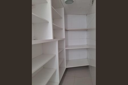 Casa de condomínio à venda com 295m², 3 quartos e 3 vagas
