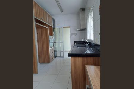 Casa de condomínio à venda com 295m², 3 quartos e 3 vagas