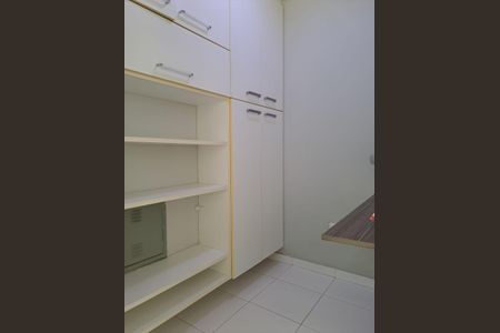Casa de condomínio à venda com 295m², 3 quartos e 3 vagas