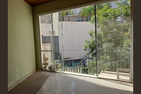 Casa de condomínio à venda com 295m², 3 quartos e 3 vagas