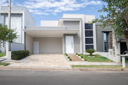Casa de condomínio para alugar com 160m², 3 quartos e 4 vagasFachada Casa
