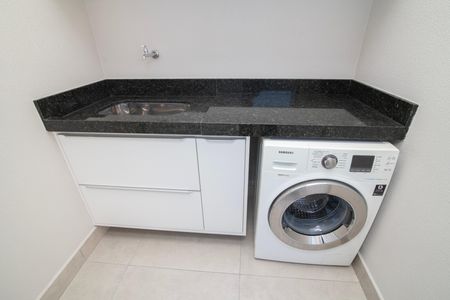 Casa de condomínio para alugar com 160m², 3 quartos e 4 vagasÁrea de Serviço