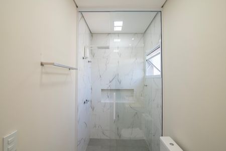 Casa de condomínio para alugar com 160m², 3 quartos e 4 vagasBanheiro da Suíte