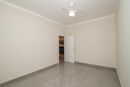 Casa de condomínio para alugar com 160m², 3 quartos e 4 vagasQuarto 1