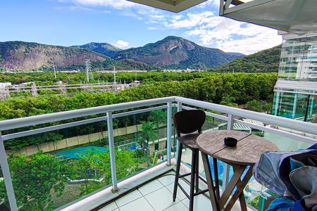 Apartamento à venda com 64m², 2 quartos e 1 vagaSala - varanda