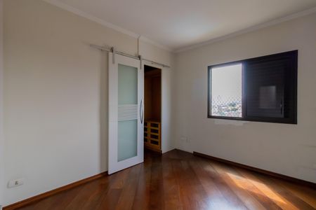 Apartamento para alugar com 130m², 3 quartos e 3 vagas Apartamento para alugar com 130m², 3 quartos e 3 vagasSuíte