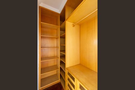 Apartamento para alugar com 130m², 3 quartos e 3 vagas Apartamento para alugar com 130m², 3 quartos e 3 vagasCloset da Suíte