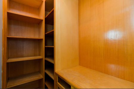 Apartamento para alugar com 130m², 3 quartos e 3 vagasCloset da suíte