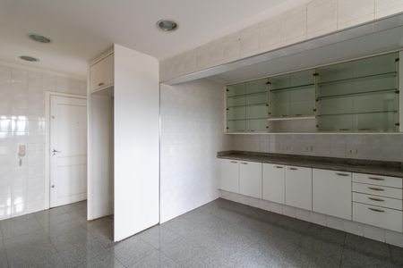 Apartamento para alugar com 130m², 3 quartos e 3 vagas Apartamento para alugar com 130m², 3 quartos e 3 vagasCozinha