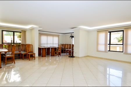 Apartamento para alugar com 130m², 3 quartos e 3 vagasÁrea comum - Salão de festas