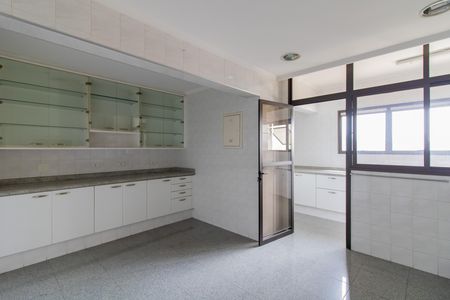 Apartamento para alugar com 130m², 3 quartos e 3 vagas Apartamento para alugar com 130m², 3 quartos e 3 vagasCozinha