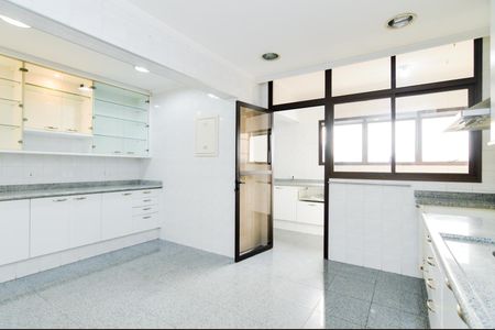 Apartamento para alugar com 130m², 3 quartos e 3 vagasCozinha