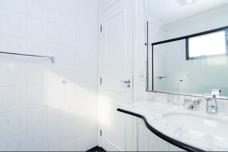 Apartamento para alugar com 130m², 3 quartos e 3 vagasBanheiro 