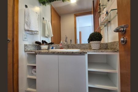 Apartamento à venda com 86m², 3 quartos e 2 vagasBanheiro da suite 1