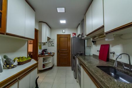 Apartamento à venda com 104m², 3 quartos e 2 vagas Apartamento à venda com 104m², 3 quartos e 2 vagasCozinha