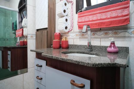 Casa à venda com 320m², 2 quartos e 1 vagaBanheiro Social