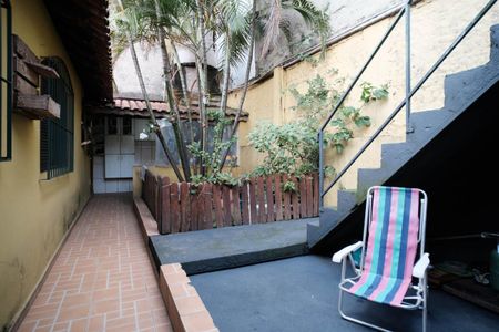 Casa à venda com 320m², 2 quartos e 1 vagaQuintal