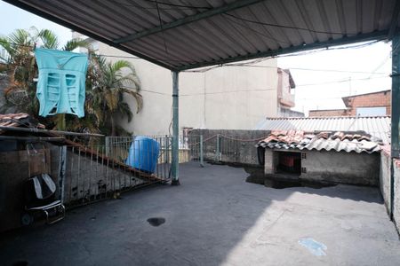 Casa à venda com 320m², 2 quartos e 1 vagaTerraço