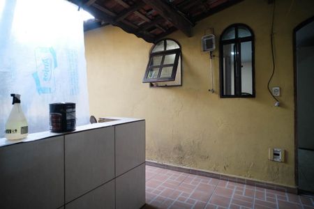 Casa à venda com 320m², 2 quartos e 1 vagaÁrea de Serviço