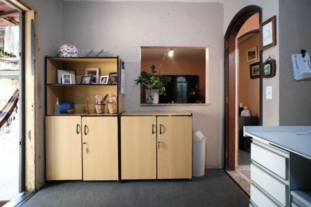 Casa à venda com 320m², 2 quartos e 1 vagaEscritório