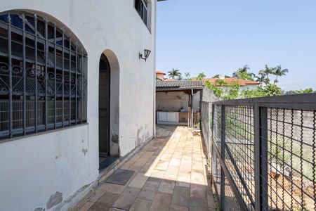 Casa para alugar com 1400m², 6 quartos e 6 vagasQuintal
